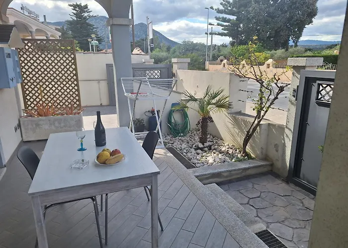 Lungo Via Del Mare *